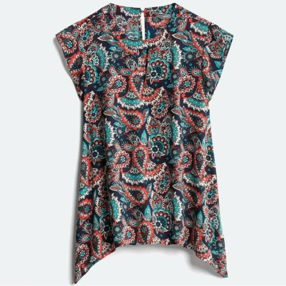 Market & Spruce Tops - EUC Market & Spruce Neomi Keyhole Detail Blouse
